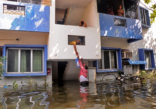 Hundreds still stranded, plants closed in India`s flood-hit Chennai